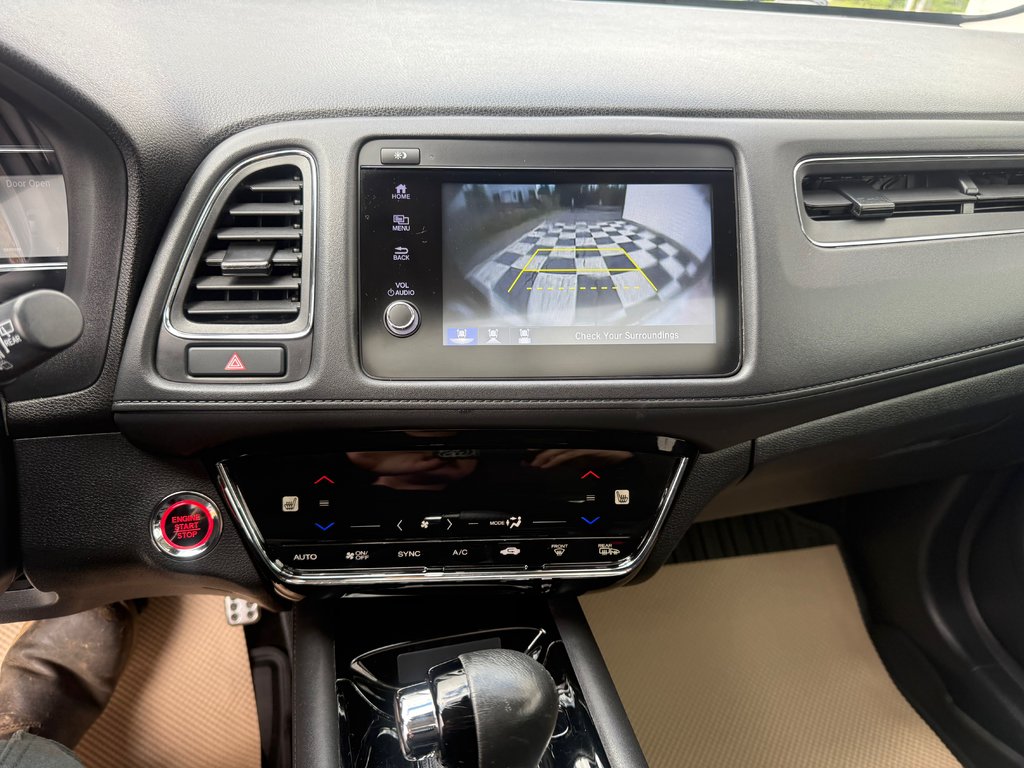2020 Honda HR-V Touring, keyless entry, backup camera, Bluetooth in Kentville, Nova Scotia - 12 - w1024h768px