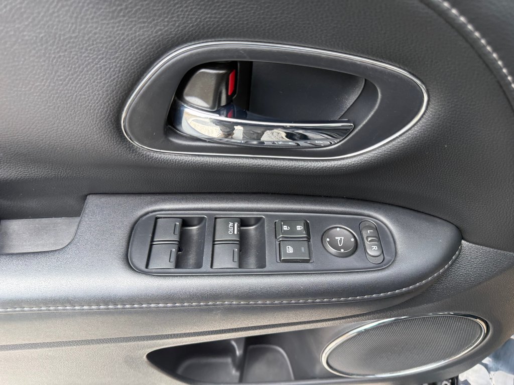 2020 Honda HR-V Touring, keyless entry, backup camera, Bluetooth in Kentville, Nova Scotia - 8 - w1024h768px