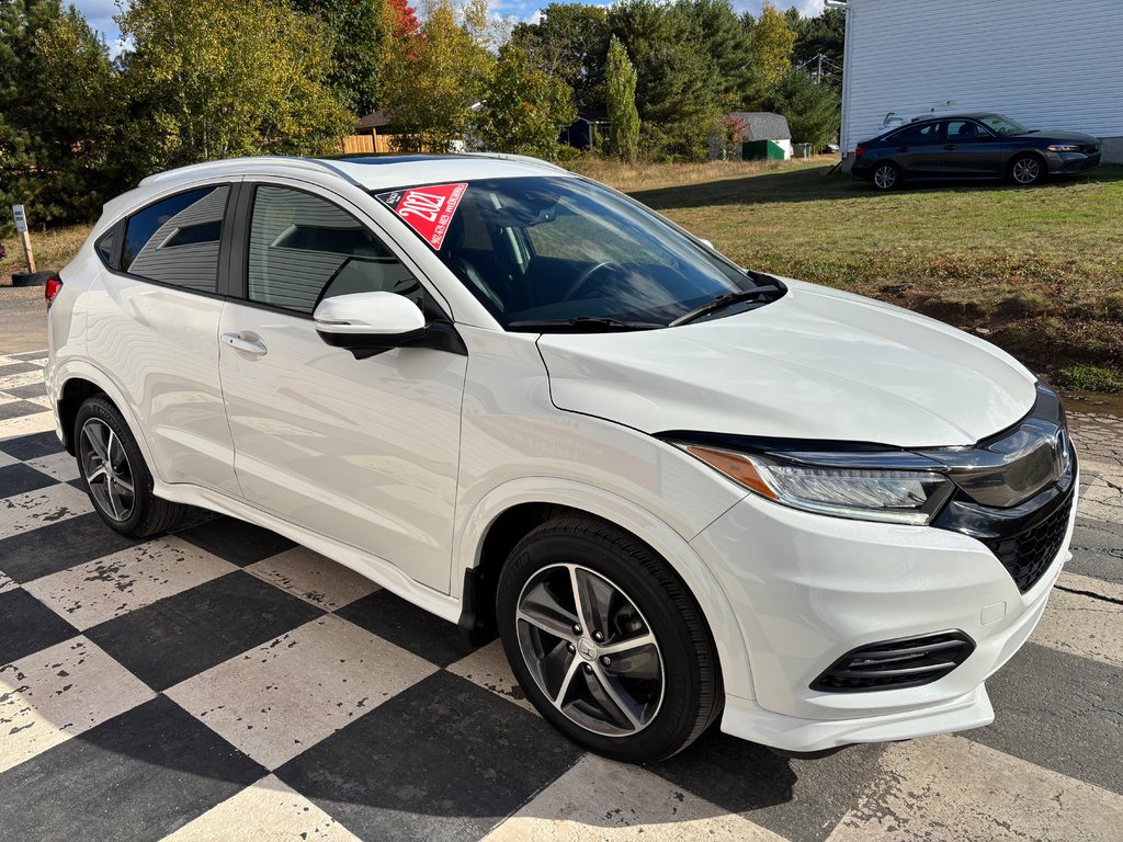 2021  HR-V Touring - reverse/blind spot cameras, dual climate in COLDBROOK, Nova Scotia - 3 - w1024h768px