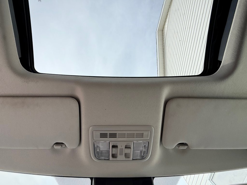 2021 Honda HR-V Touring | Sunroof, Lane Assist, Reverse Camera, BT in COLDBROOK, Nova Scotia - 14 - w1024h768px