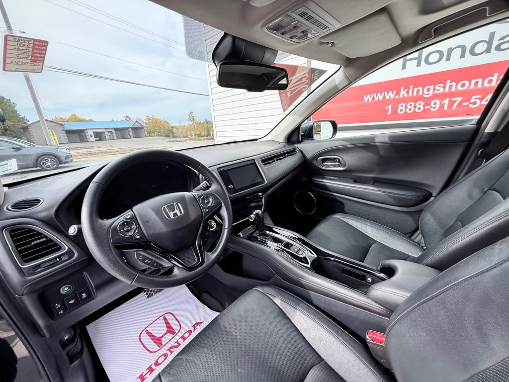 2021 Honda HR-V Touring | Sunroof, Lane Assist, Reverse Camera, BT in COLDBROOK, Nova Scotia - 9 - w1024h768px