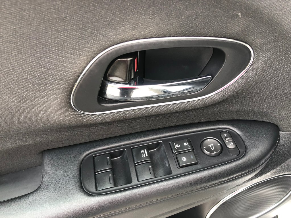 2022 Honda HR-V Sport - Sunroof, Reverse Camera, Lane Assist, AC in COLDBROOK, Nova Scotia - 8 - w1024h768px