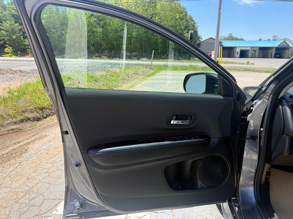 2022 Honda HR-V LX, keyless entry, backup camera, Bluetooth in COLDBROOK, Nova Scotia - 7 - w1024h768px