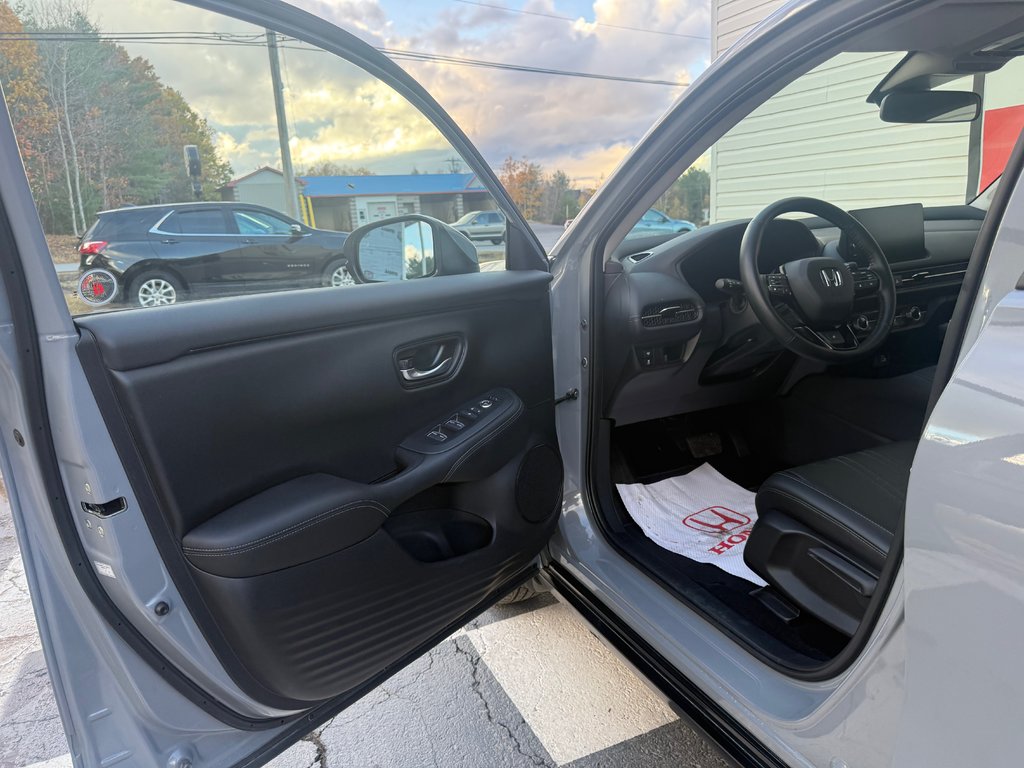 2025 Honda HR-V EX-L Navi, keyless entry, remote start, navigation in COLDBROOK, Nova Scotia - 7 - w1024h768px