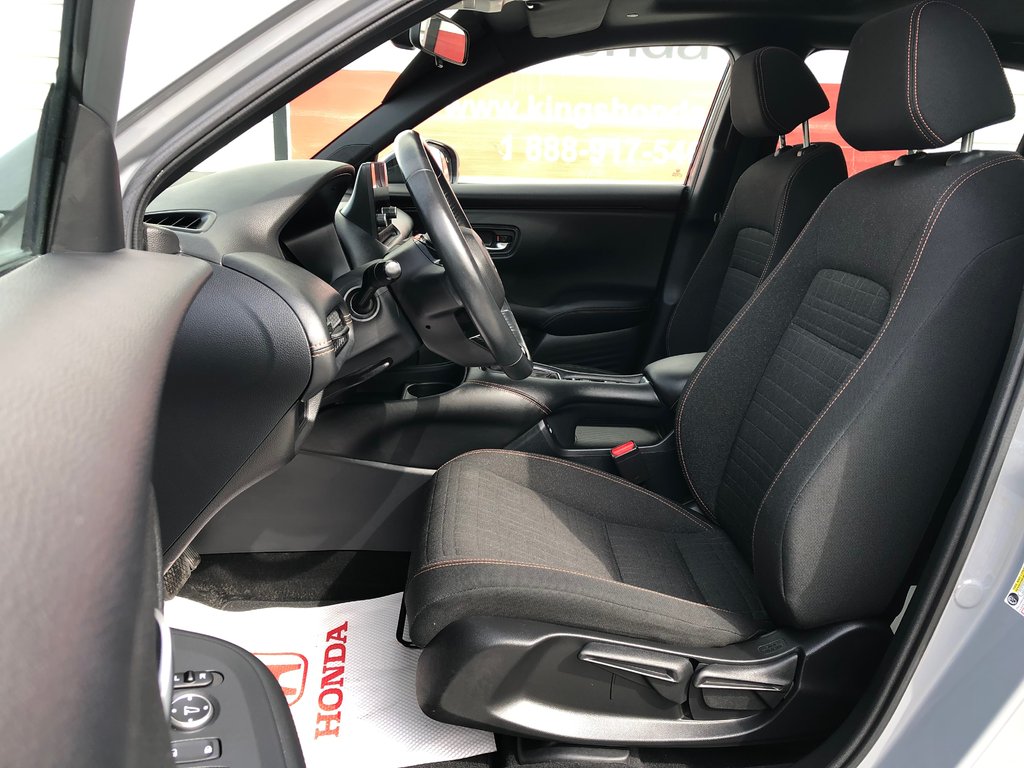 Honda HRV Sport - Sunroof, Heated Seats, Reverse Camera 2023 à COLDBROOK, Nouvelle-Écosse - 17 - w1024h768px
