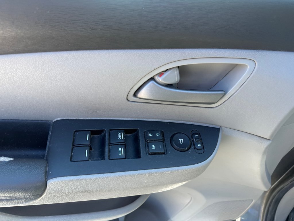 2012 Honda ODYSSEY EX-L, keyless entry, backup camera, Bluetooth in COLDBROOK, Nova Scotia - 8 - w1024h768px