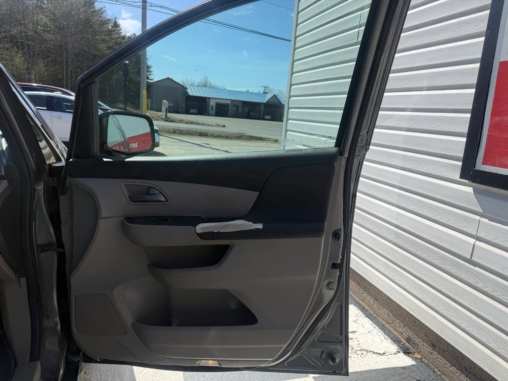 2012 Honda ODYSSEY EX-L, keyless entry, backup camera, Bluetooth in COLDBROOK, Nova Scotia - 18 - w1024h768px