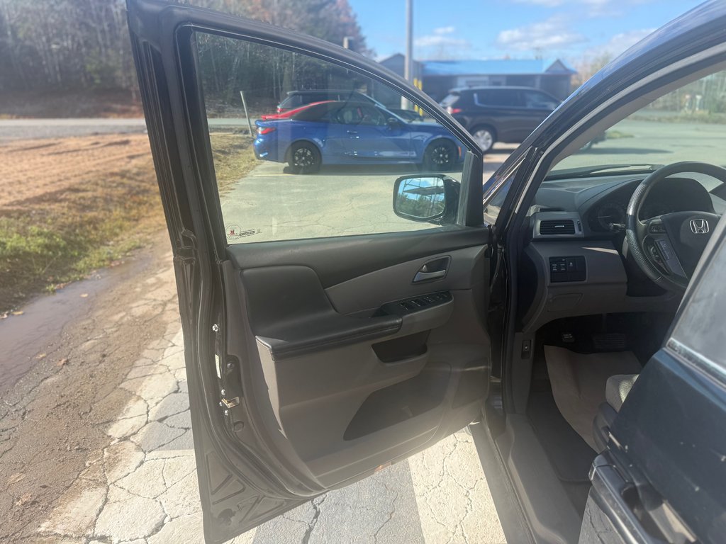 2013 Honda ODYSSEY EX, Keyless entry, Storable rear seats, backup cam in COLDBROOK, Nova Scotia - 7 - w1024h768px