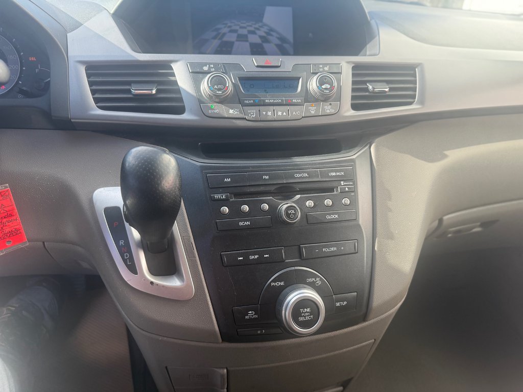 2013 Honda ODYSSEY EX, Keyless entry, Storable rear seats, backup cam in COLDBROOK, Nova Scotia - 14 - w1024h768px