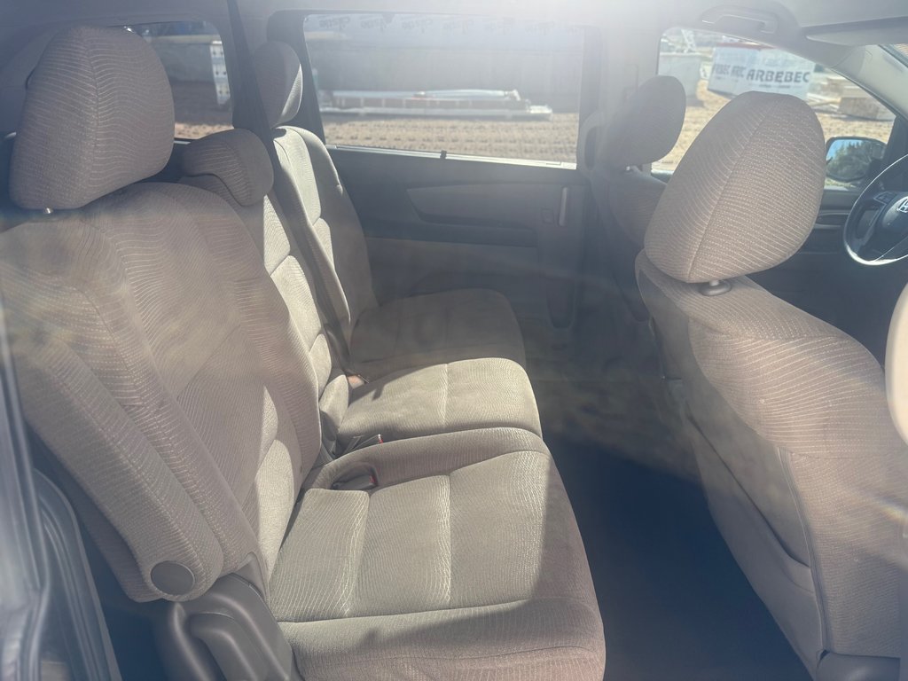 2013 Honda ODYSSEY EX, Keyless entry, Storable rear seats, backup cam in COLDBROOK, Nova Scotia - 22 - w1024h768px