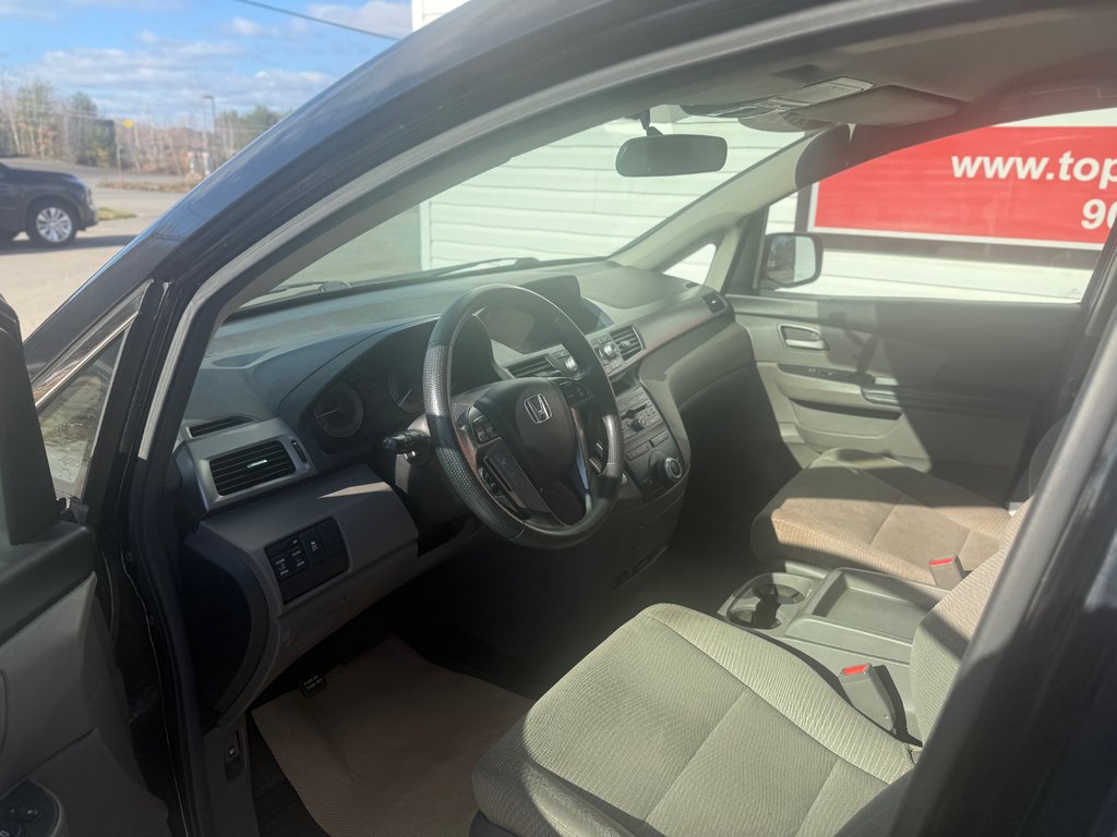 2013 Honda ODYSSEY EX, Keyless entry, Storable rear seats, backup cam in COLDBROOK, Nova Scotia - 10 - w1024h768px