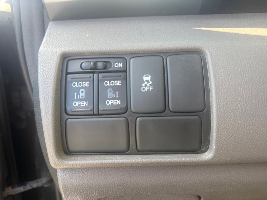 2013 Honda ODYSSEY EX, Keyless entry, Storable rear seats, backup cam in COLDBROOK, Nova Scotia - 9 - w1024h768px