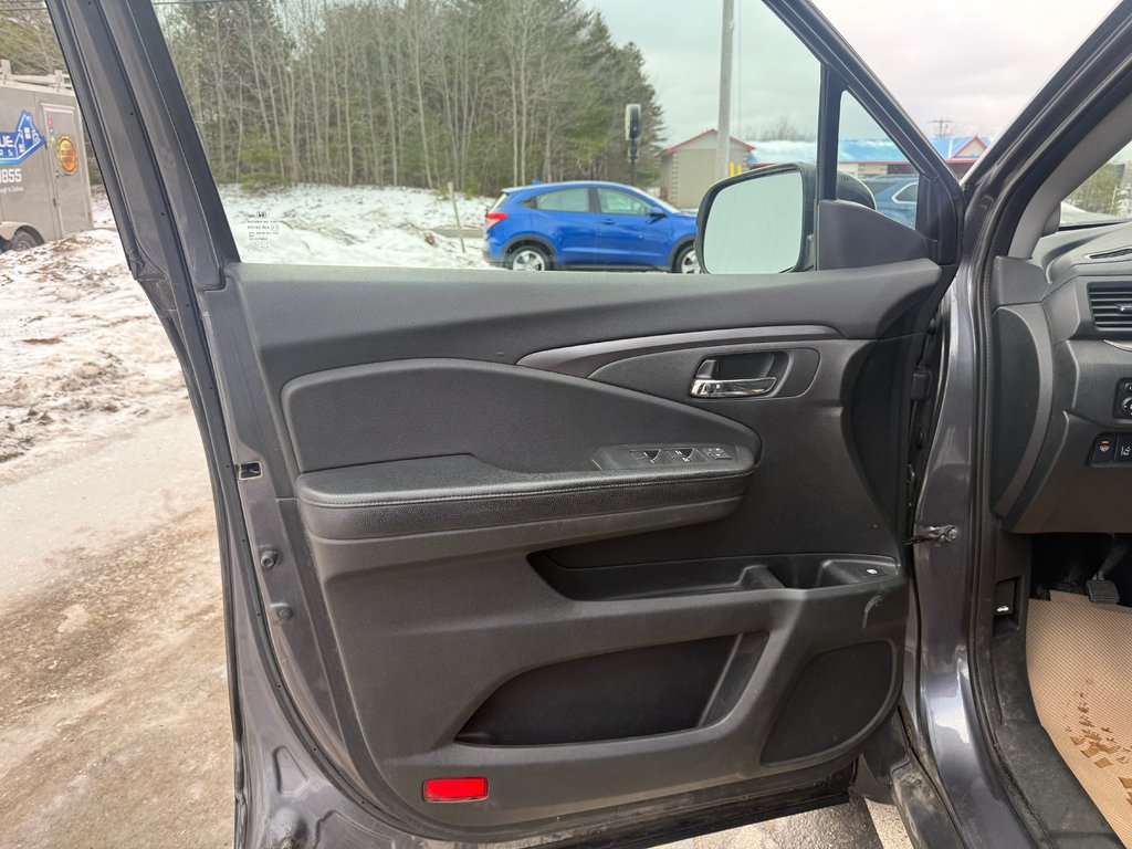 2017 Honda PILOT EX, Keyless entry, remote start, backup camera in Kentville, Nova Scotia - 7 - w1024h768px