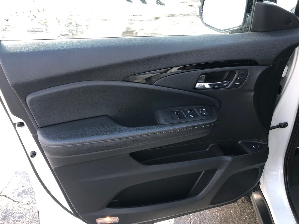 2019 Honda Pilot Touring 7-Passenger- DVD player, cooling seats in COLDBROOK, Nova Scotia - 18 - w1024h768px