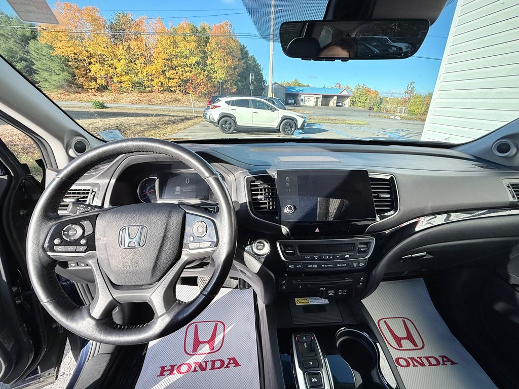 2020 Honda PILOT Touring | 7-Passenger, Panoramic Sunroof in COLDBROOK, Nova Scotia - 10 - w1024h768px