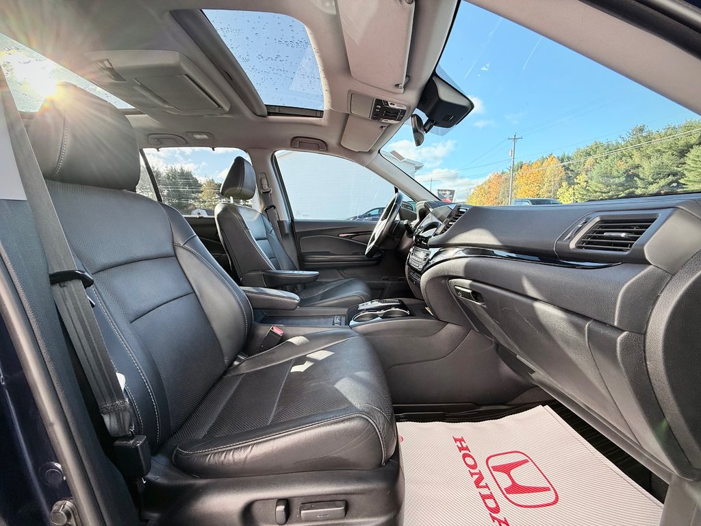 2020 Honda PILOT Touring | 7-Passenger, Panoramic Sunroof in COLDBROOK, Nova Scotia - 28 - w1024h768px