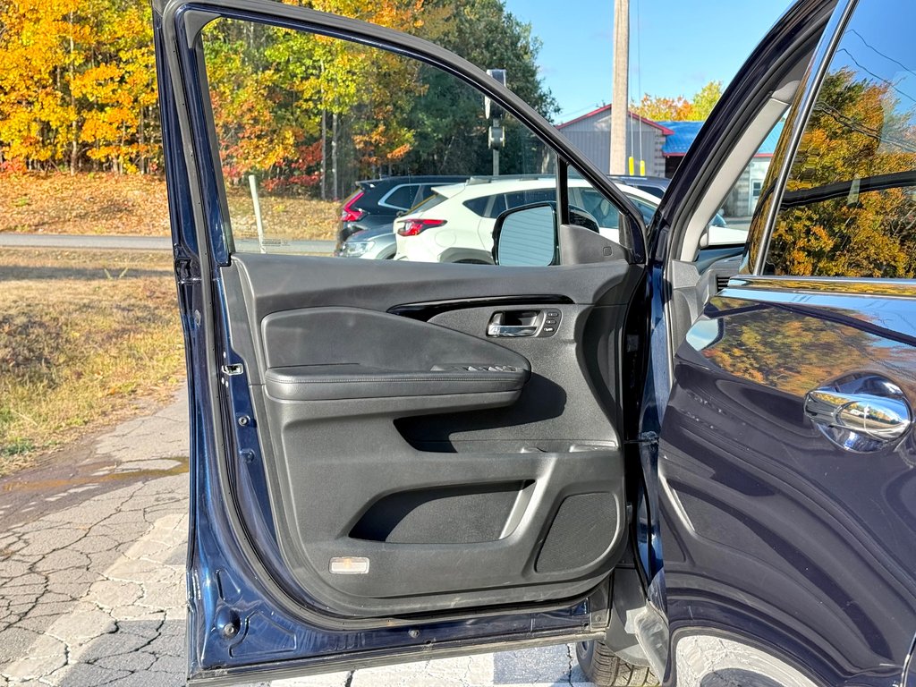 2020 Honda PILOT Touring | 7-Passenger, Panoramic Sunroof in COLDBROOK, Nova Scotia - 7 - w1024h768px