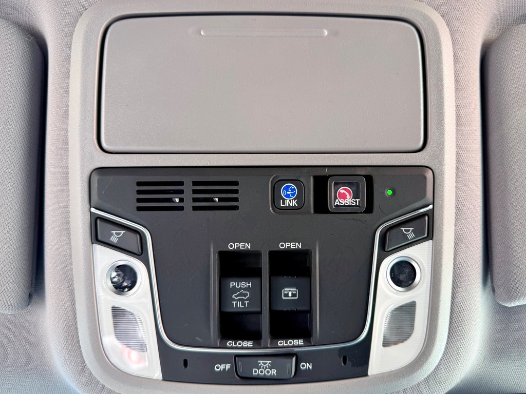 2020 Honda PILOT Touring | 7-Passenger, Panoramic Sunroof in COLDBROOK, Nova Scotia - 15 - w1024h768px