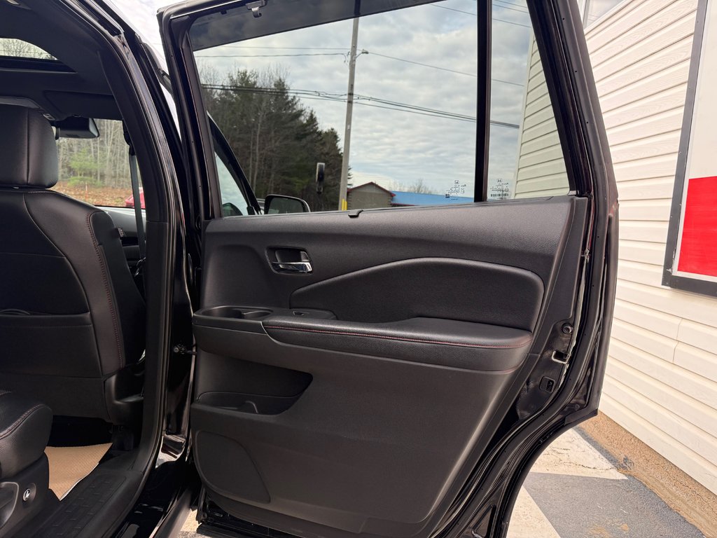 2020 Honda PILOT Black Edition, keyless entry, remote start. DVD in Kentville, Nova Scotia - 24 - w1024h768px