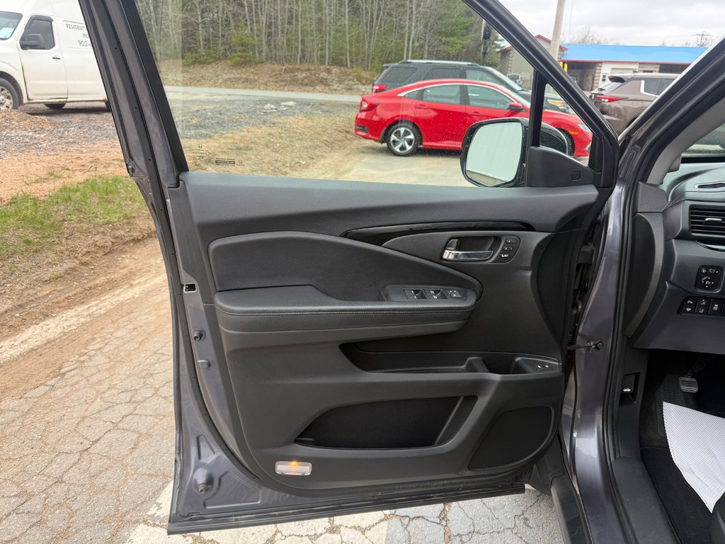 Honda PILOT Touring 7-Passenger, keyless entry, Remote Start 2021 à Kentville, Nouvelle-Écosse - 7 - w1024h768px