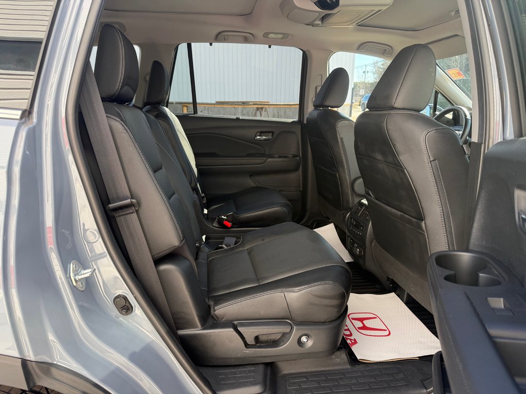 2022 Honda PILOT Touring, keyless entry, backup camera, Bluetooth in Kentville, Nova Scotia - 19 - w1024h768px