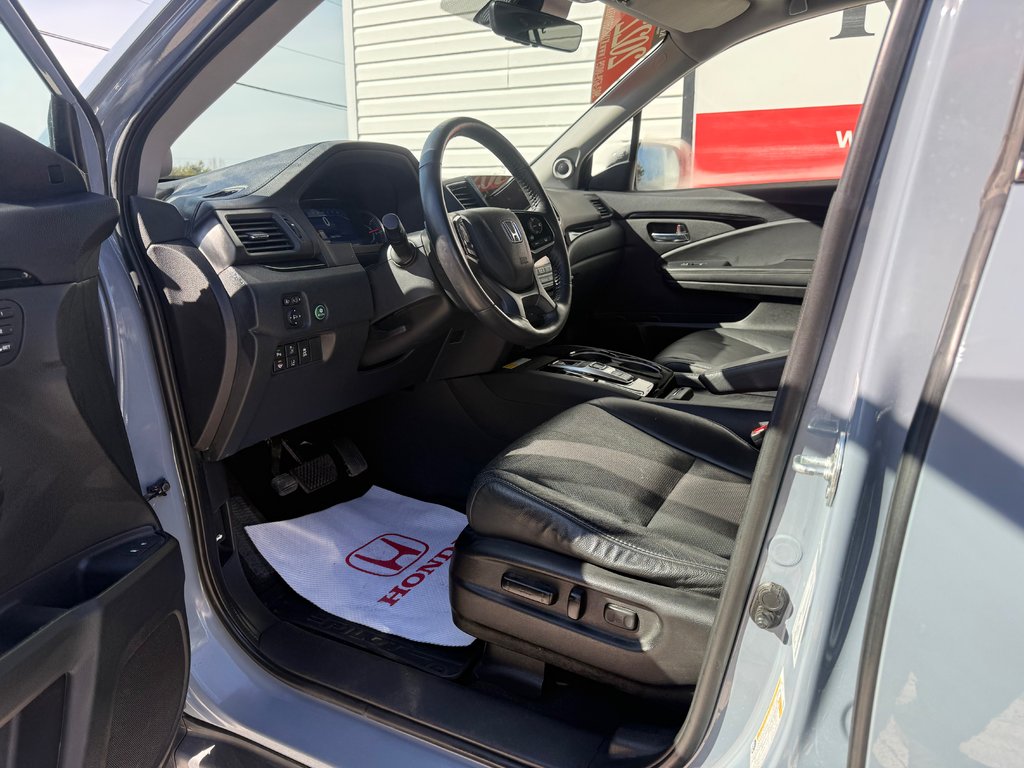 2022 Honda PILOT Touring, keyless entry, backup camera, Bluetooth in Kentville, Nova Scotia - 9 - w1024h768px