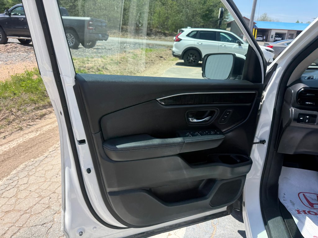 2023 Honda PILOT Touring, keyless entry, backup camera, Bluetooth in COLDBROOK, Nova Scotia - 7 - w1024h768px