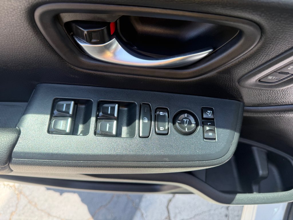 2023 Honda PILOT Touring, keyless entry, backup camera, Bluetooth in COLDBROOK, Nova Scotia - 8 - w1024h768px