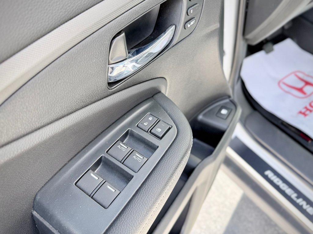 Honda RIDGELINE RTL-E Touring | Keyless Entry, Power + Heated Seats 2023 à COLDBROOK, Nouvelle-Écosse - 8 - w1024h768px
