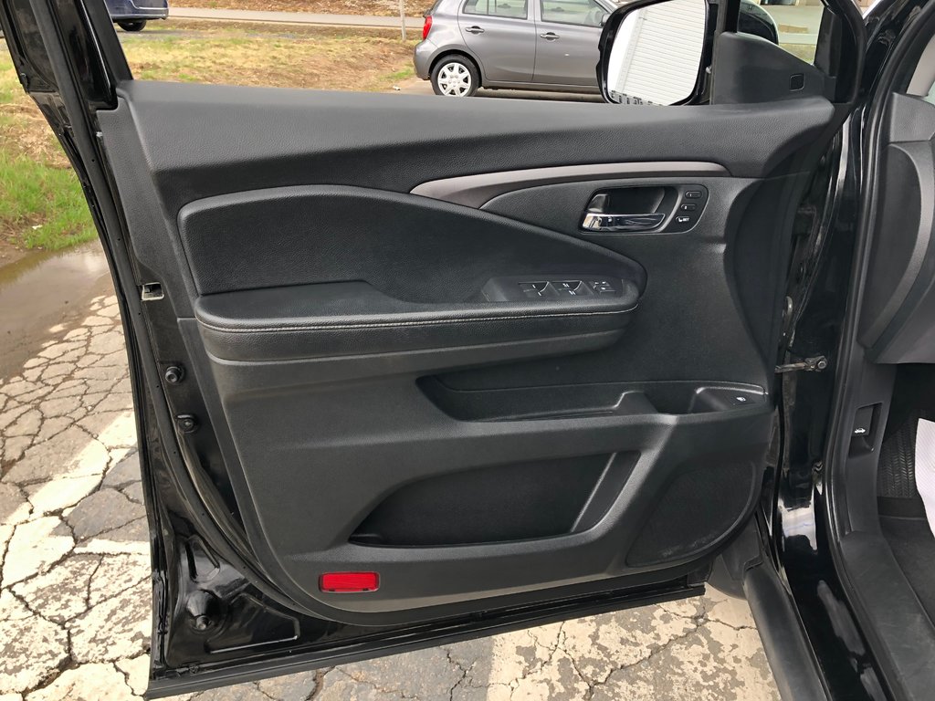2021 Honda Ridgeline EX-L - Leather interior, Heated steering wheel! in COLDBROOK, Nova Scotia - 19 - w1024h768px