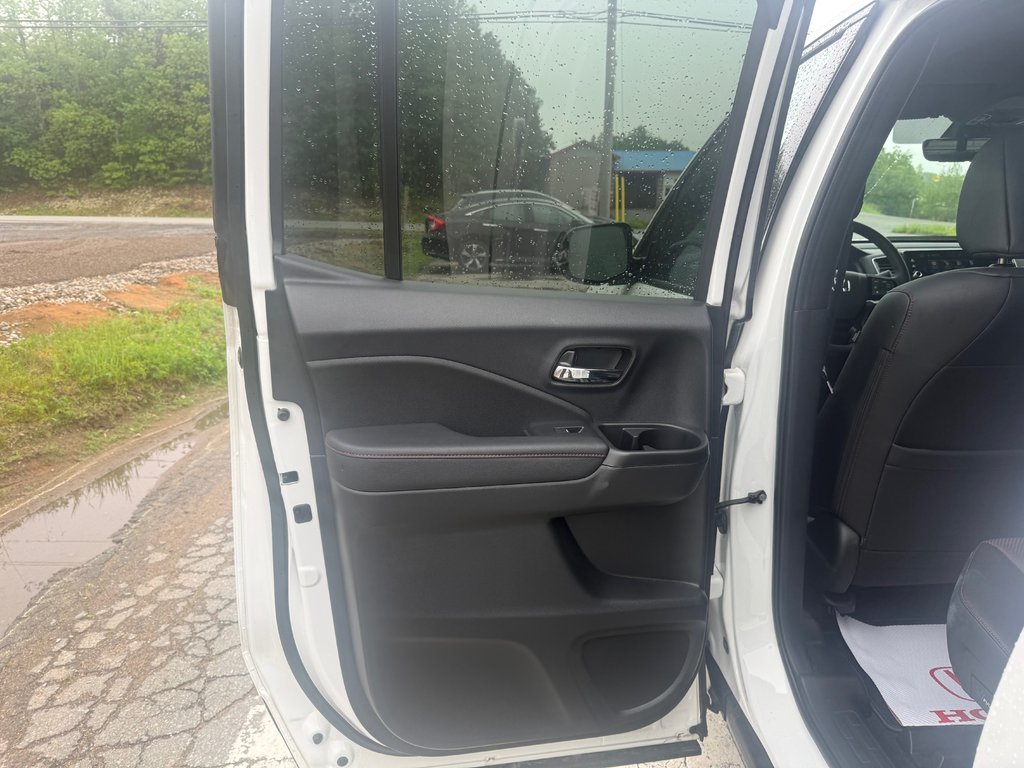Honda RIDGELINE Black Edition, keyless entry, backup camera, BT 2025 à Kentville, Nouvelle-Écosse - 14 - w1024h768px