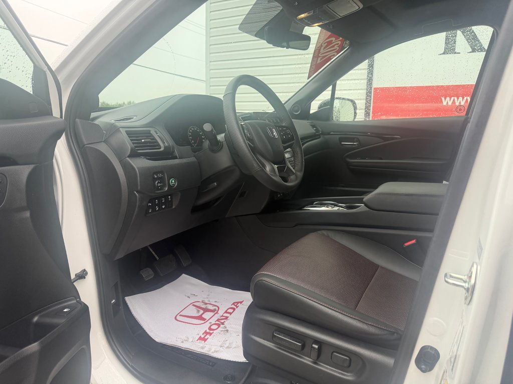 Honda RIDGELINE Black Edition, keyless entry, backup camera, BT 2025 à Kentville, Nouvelle-Écosse - 9 - w1024h768px