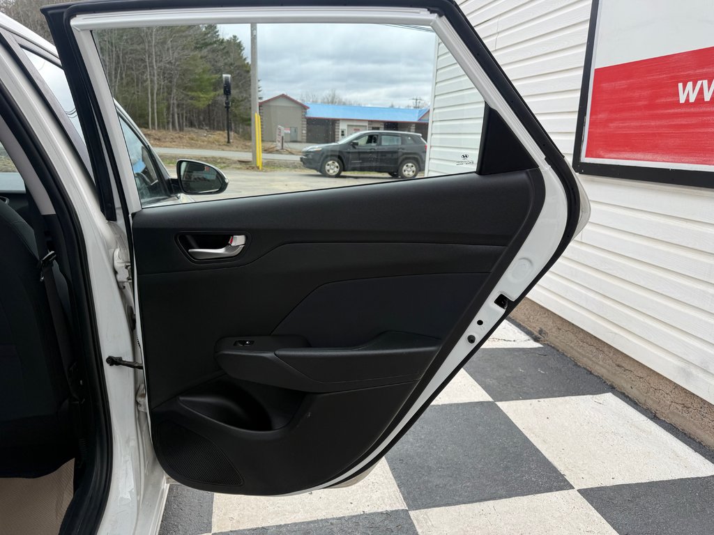 Hyundai ACCENT LIMITED Ultimate, keyless entry, backup camera, Bluetooth 2020 à COLDBROOK, Nouvelle-Écosse - 17 - w1024h768px