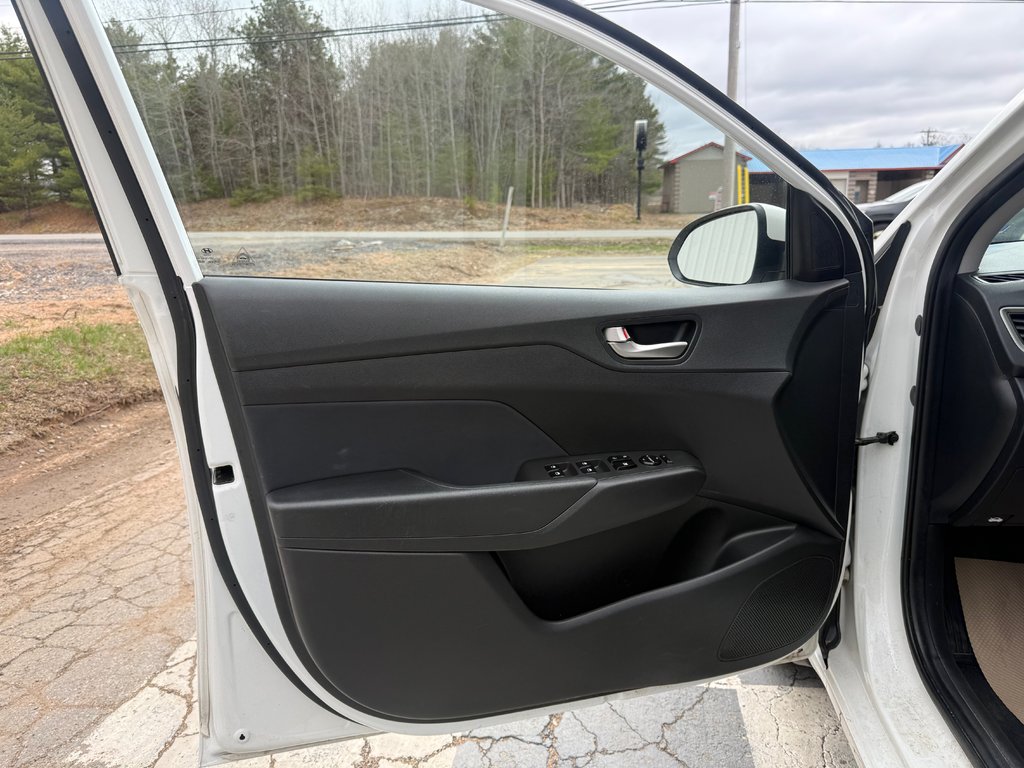 Hyundai ACCENT LIMITED Ultimate, keyless entry, backup camera, Bluetooth 2020 à COLDBROOK, Nouvelle-Écosse - 7 - w1024h768px