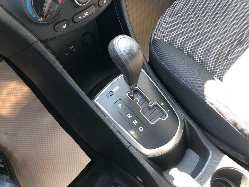 2014 Hyundai Accent GL - a/c heated seats, hands free, XM radio in COLDBROOK, Nova Scotia - 13 - w1024h768px