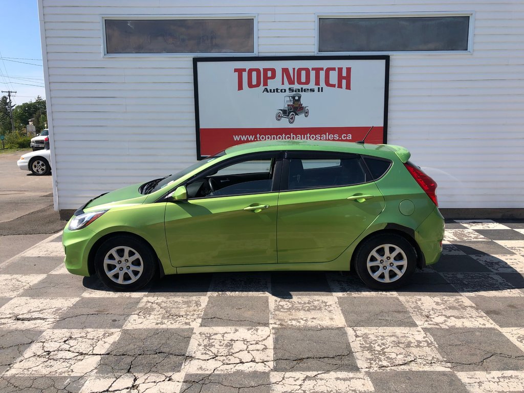 2014 Hyundai Accent GL - a/c heated seats, hands free, XM radio in COLDBROOK, Nova Scotia - 22 - w1024h768px