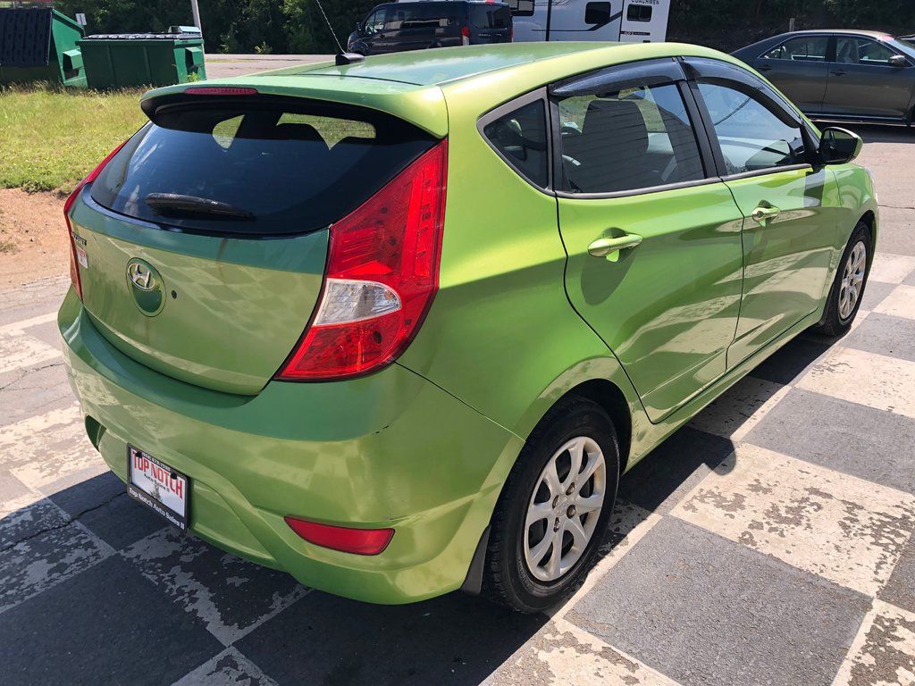 2014 Hyundai Accent GL - a/c heated seats, hands free, XM radio in COLDBROOK, Nova Scotia - 4 - w1024h768px