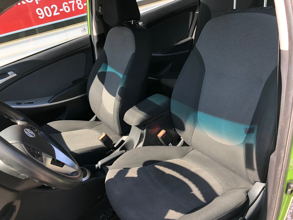 2014 Hyundai Accent GL - a/c heated seats, hands free, XM radio in COLDBROOK, Nova Scotia - 15 - w1024h768px
