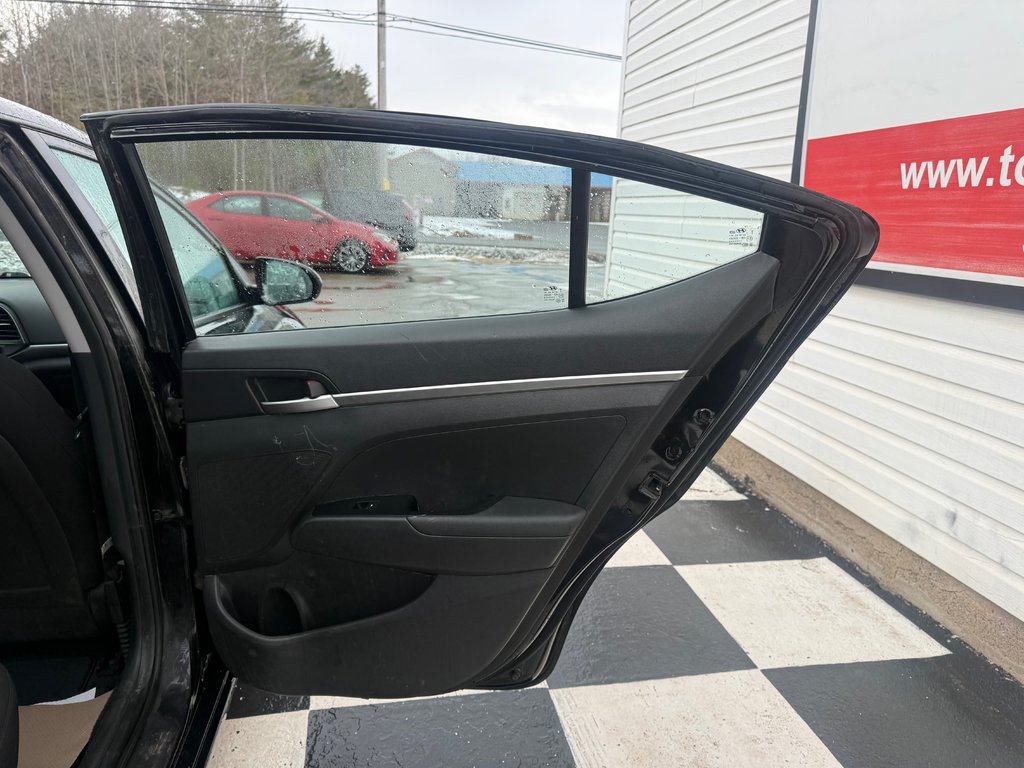 Hyundai ELANTRA SE Essential, keyless entry, 6 SPEED, Bluetooth 2020 à Kentville, Nouvelle-Écosse - 17 - w1024h768px