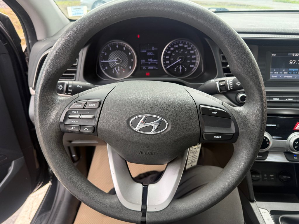 2020 Hyundai ELANTRA SE Essential, keyless entry, 6 SPEED, Bluetooth in Kentville, Nova Scotia - 10 - w1024h768px