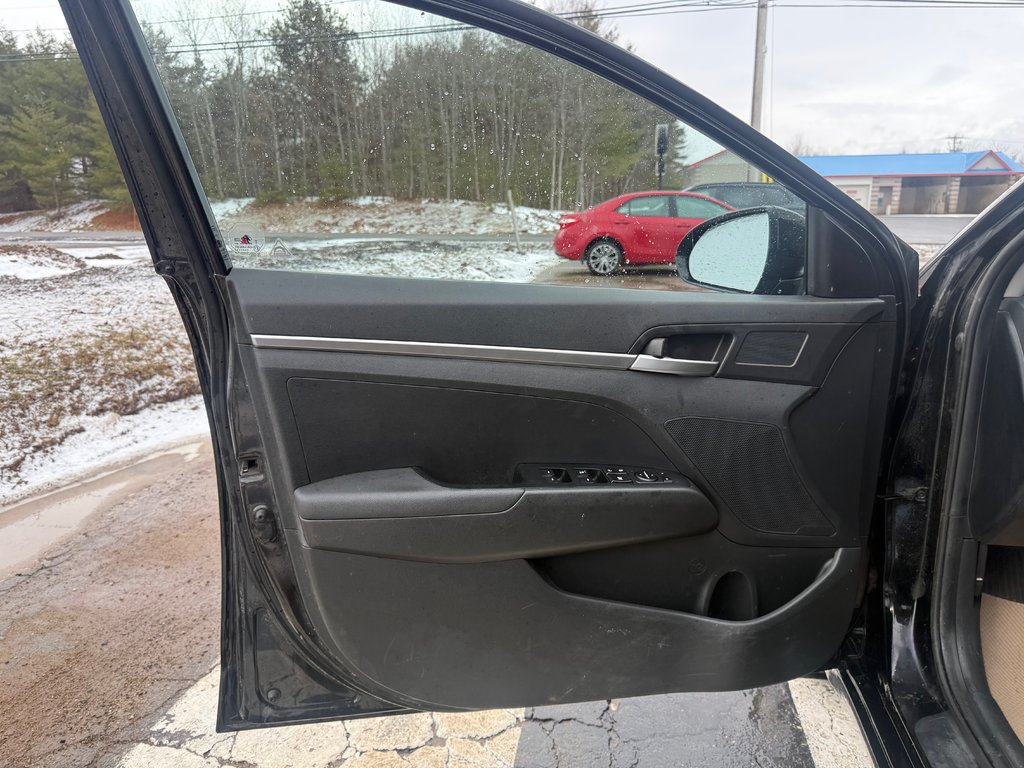 Hyundai ELANTRA SE Essential, keyless entry, 6 SPEED, Bluetooth 2020 à Kentville, Nouvelle-Écosse - 7 - w1024h768px