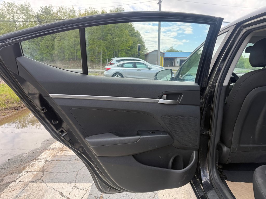 2020 Hyundai ELANTRA SE Essential, keyless entry, 6 SPEED, Bluetooth in Kentville, Nova Scotia - 13 - w1024h768px