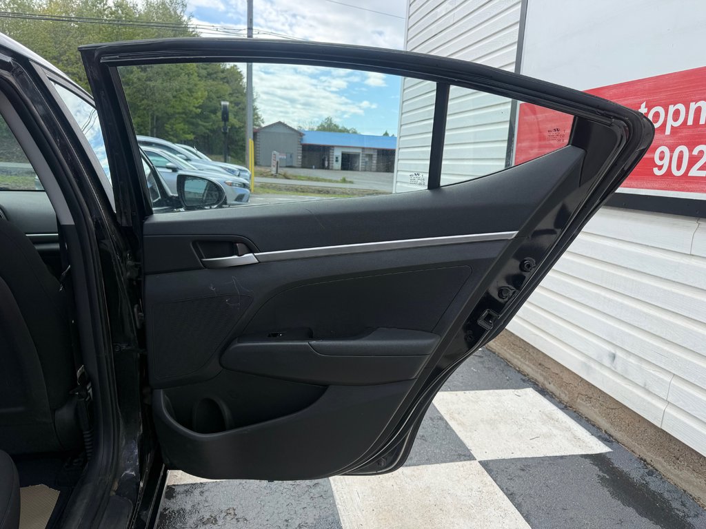 2020 Hyundai ELANTRA SE Essential, keyless entry, 6 SPEED, Bluetooth in Kentville, Nova Scotia - 16 - w1024h768px