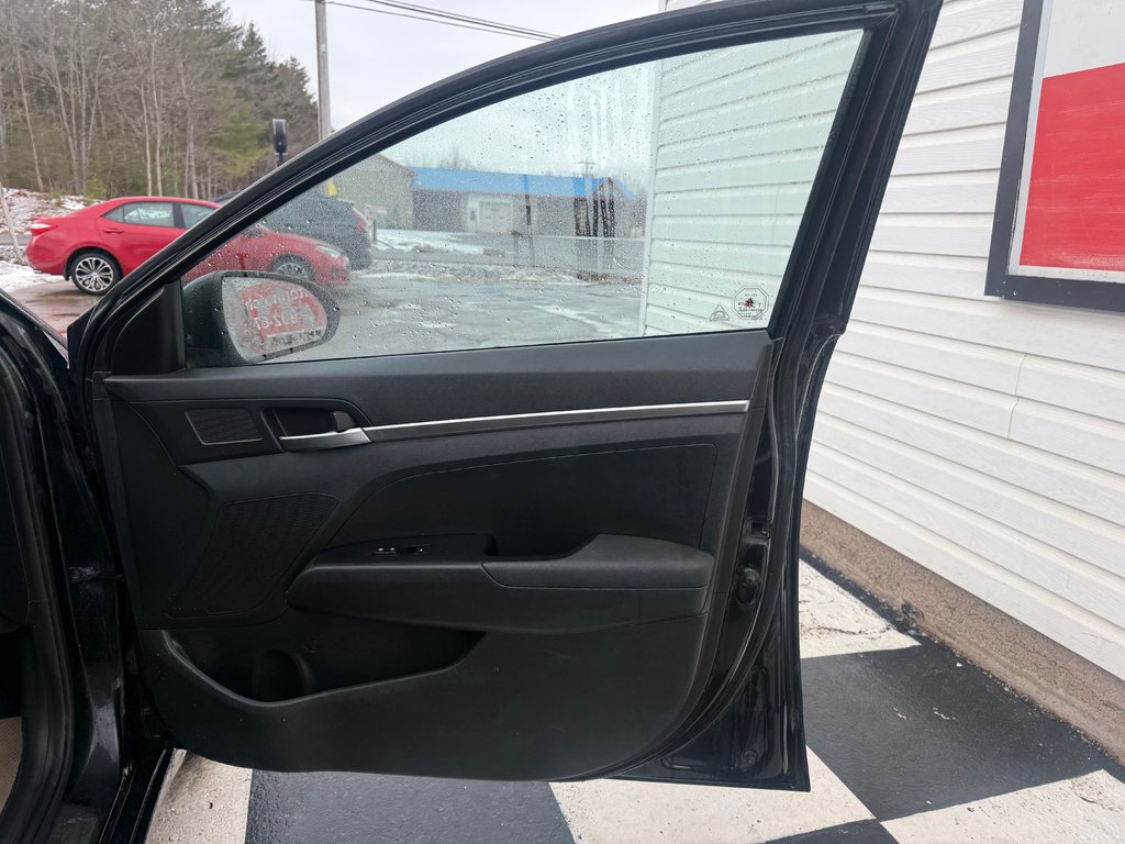 Hyundai ELANTRA SE Essential, keyless entry, 6 SPEED, Bluetooth 2020 à Kentville, Nouvelle-Écosse - 19 - w1024h768px
