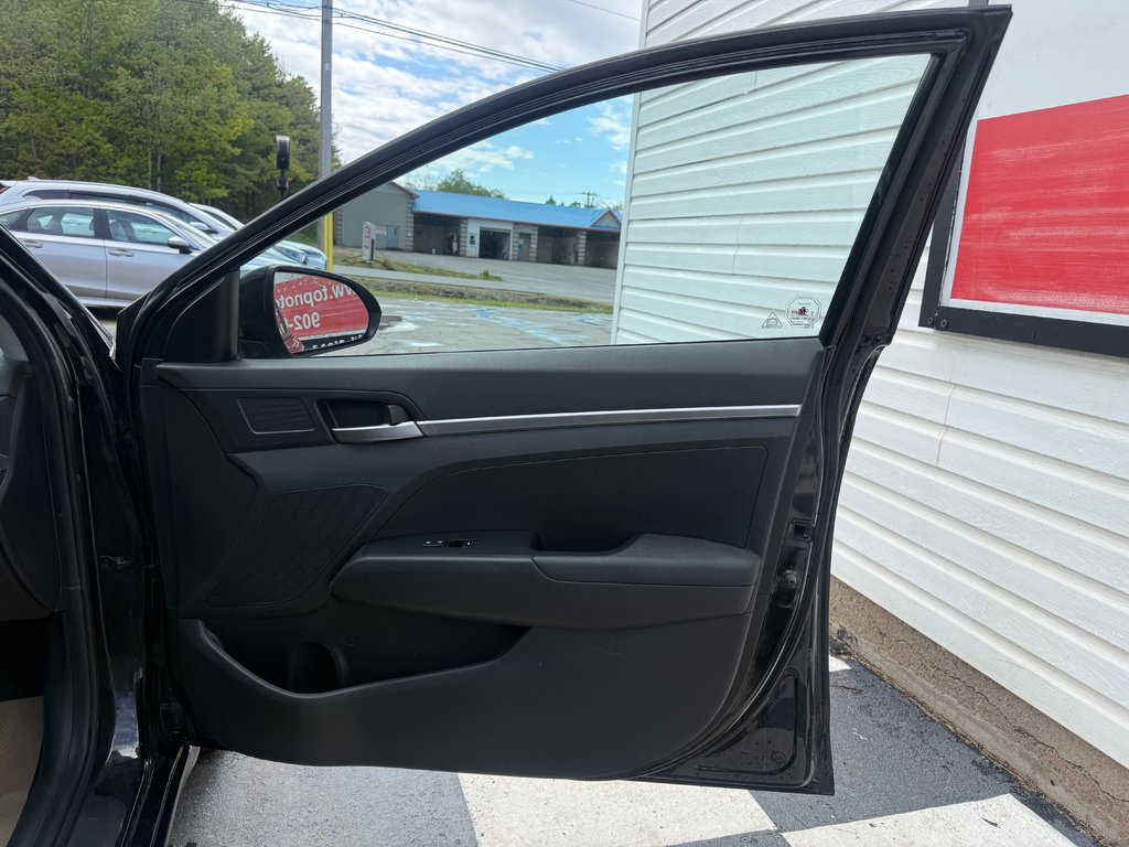 2020 Hyundai ELANTRA SE Essential, keyless entry, 6 SPEED, Bluetooth in Kentville, Nova Scotia - 18 - w1024h768px