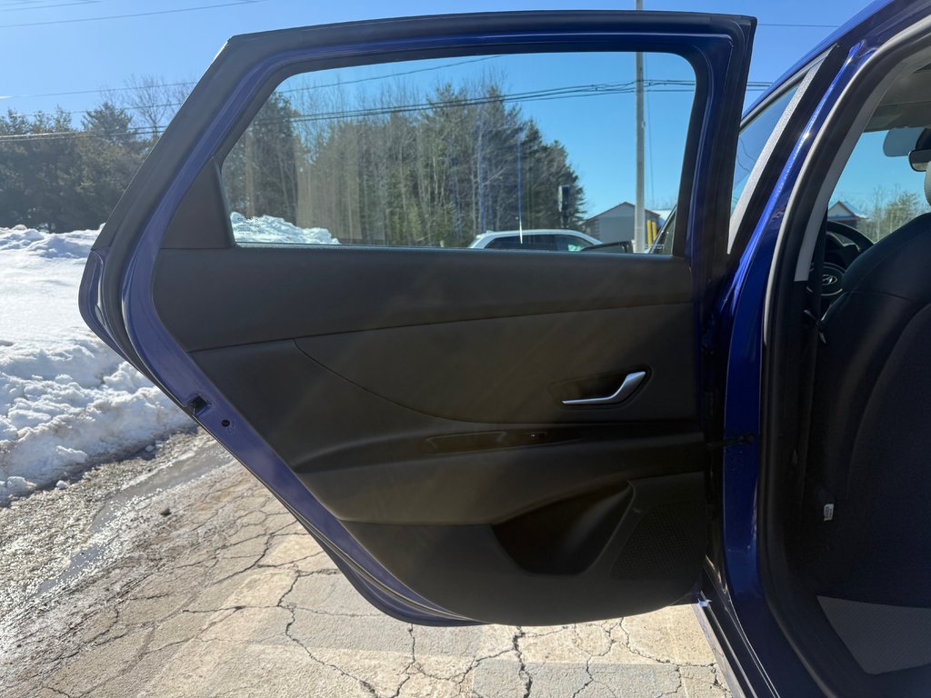2021 Hyundai ELANTRA SEL Ultimate, keyless entry, backup camera, Bluetooth in COLDBROOK, Nova Scotia - 14 - w1024h768px
