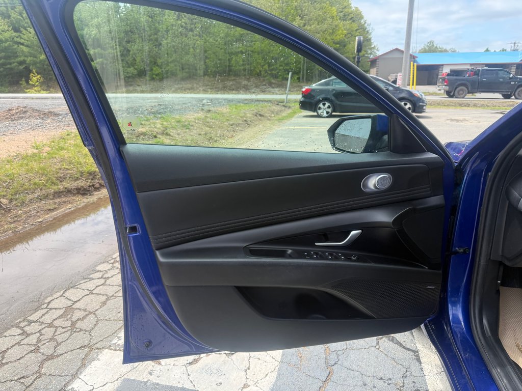 Hyundai ELANTRA SEL Ultimate, keyless entry, backup camera, Bluetooth 2021 à Kentville, Nouvelle-Écosse - 7 - w1024h768px