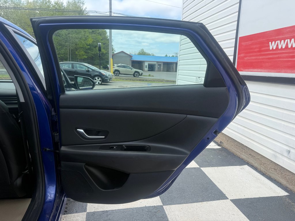 Hyundai ELANTRA SEL Ultimate, keyless entry, backup camera, Bluetooth 2021 à Kentville, Nouvelle-Écosse - 17 - w1024h768px