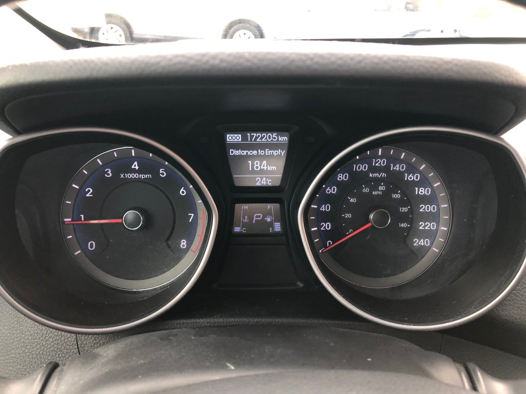 2014 Hyundai Elantra SE w/Tech Pkg - sunroof, power and heated seats in Kentville, Nova Scotia - 10 - w1024h768px