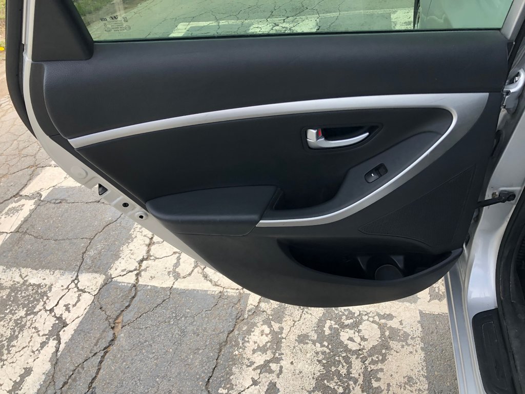 2014 Hyundai Elantra SE w/Tech Pkg - sunroof, power and heated seats in Kentville, Nova Scotia - 21 - w1024h768px